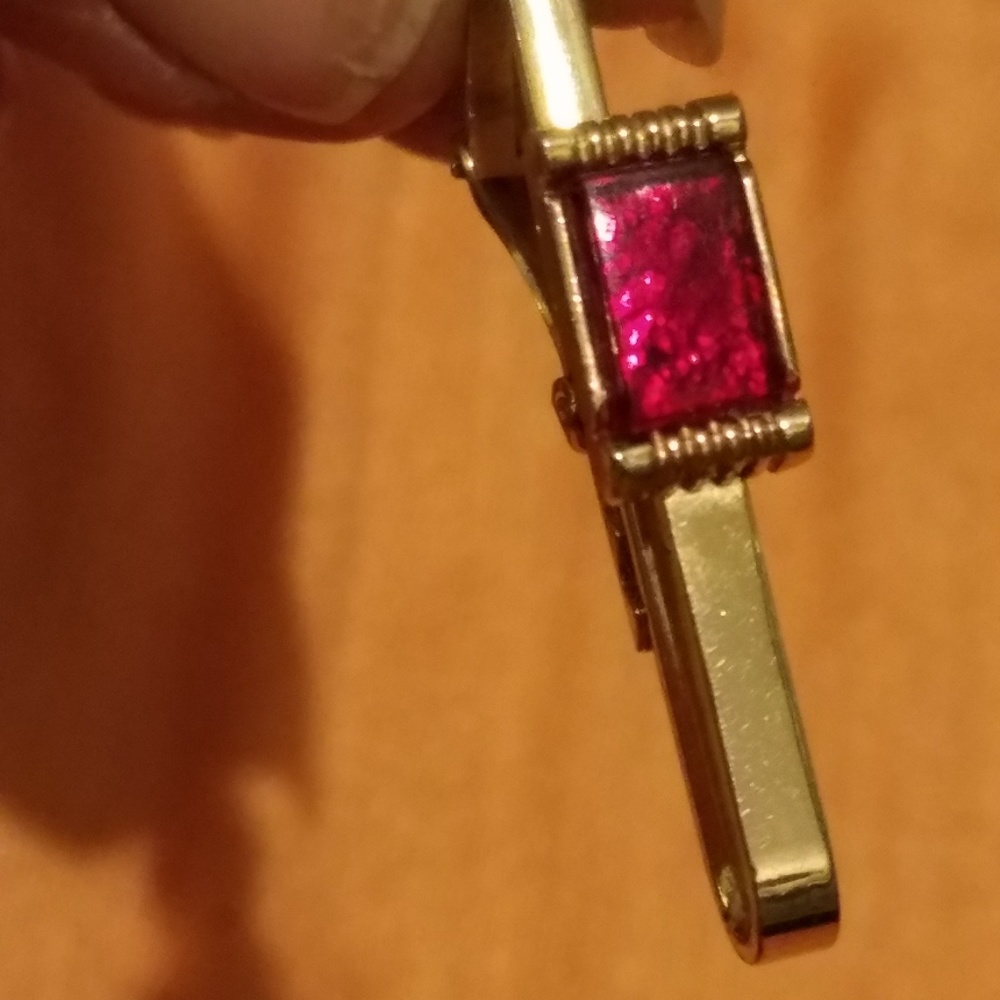 Men's tie pin
